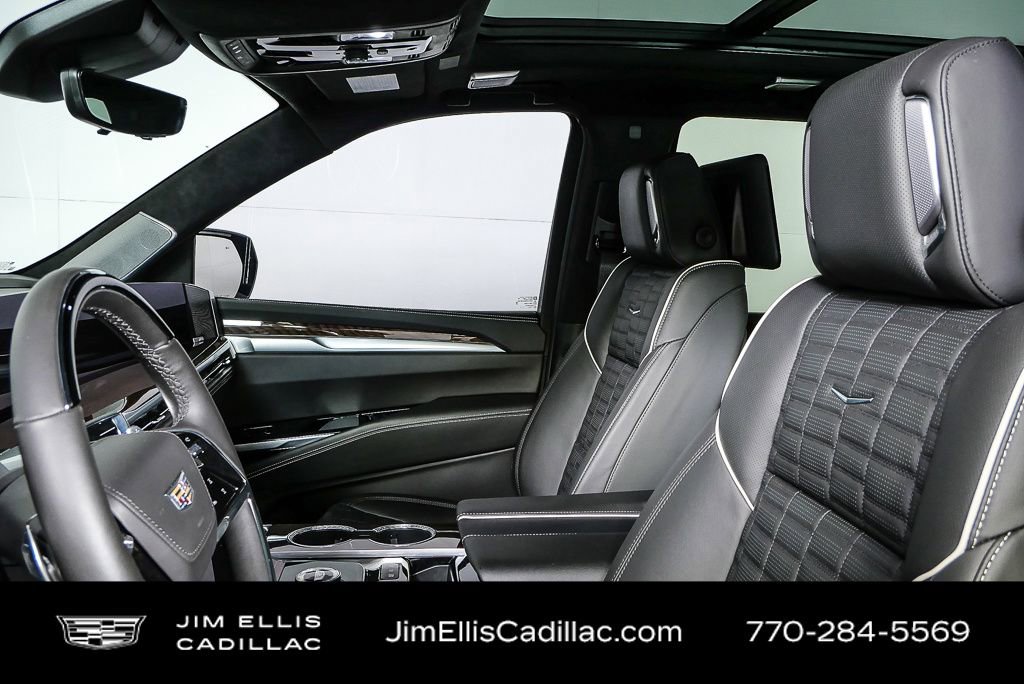 Used 2025 Cadillac Escalade Sport Platinum w/ LPO, ONYX Package image 6