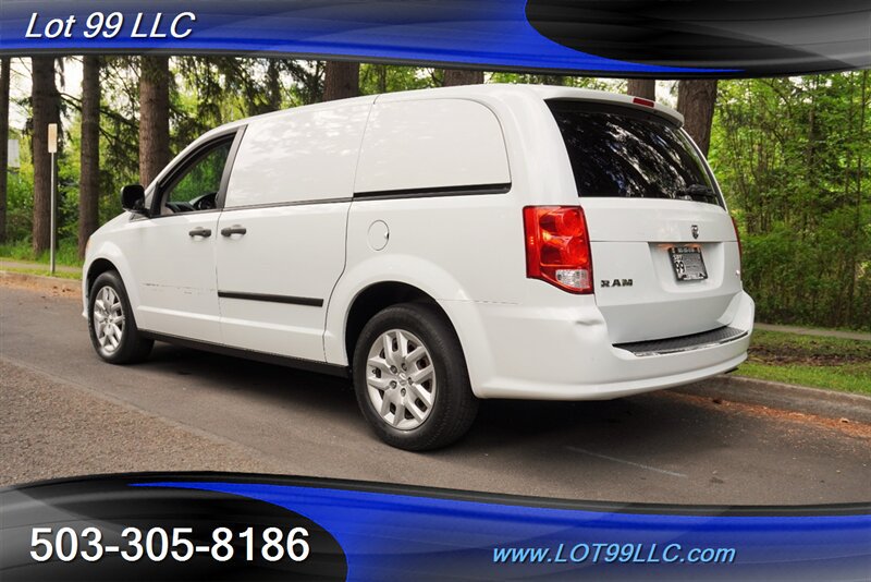 Used 2014 RAM C/V Tradesman w/ UConnect Hands-Free Group FWD image 11