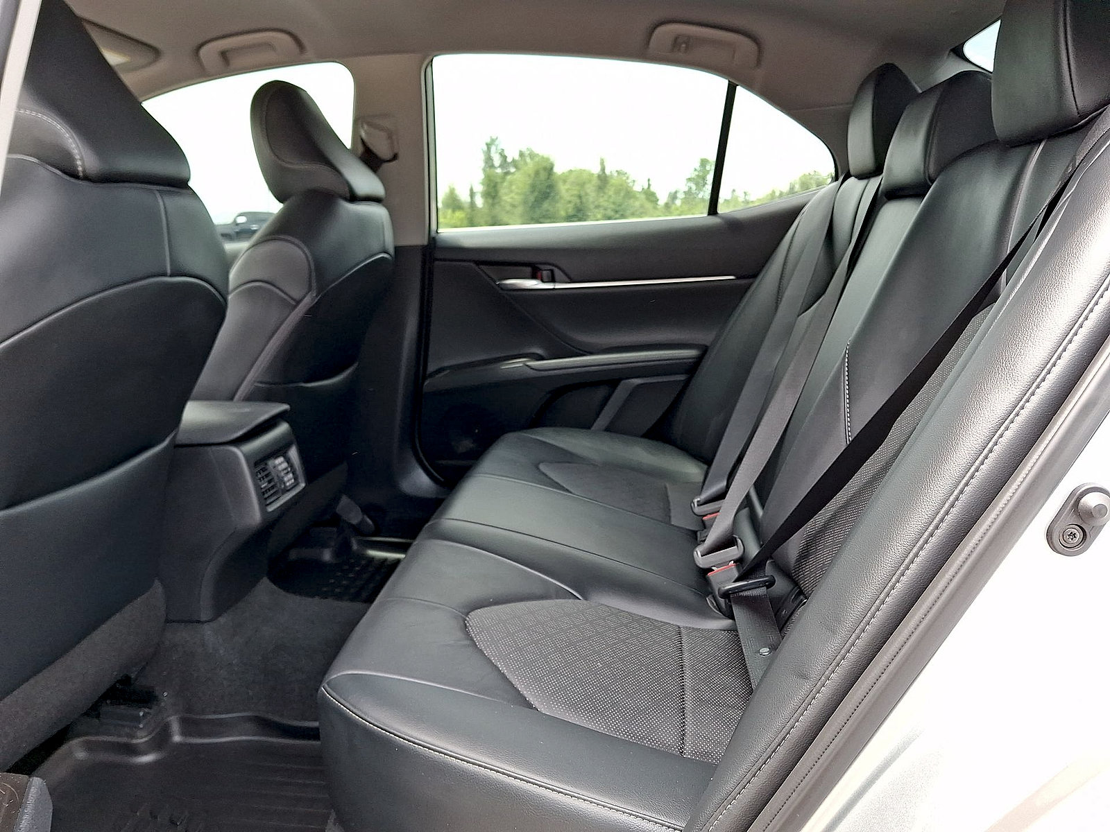 Used 2024 Toyota Camry XSE w/ Cold Weather Package FWD image 20