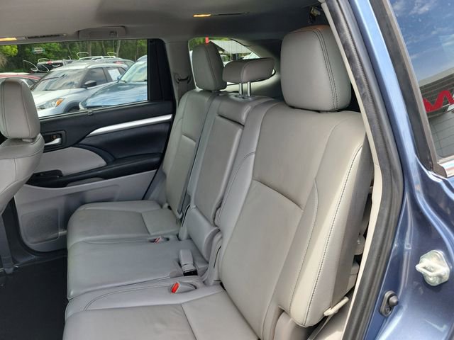 Used 2019 Toyota Highlander XLE image 14