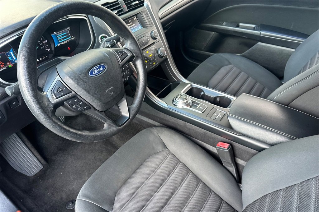 Used 2018 Ford Fusion SE image 10