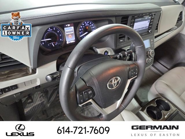 Used 2018 Toyota Sienna XLE w/ XLE Navigation Package image 18