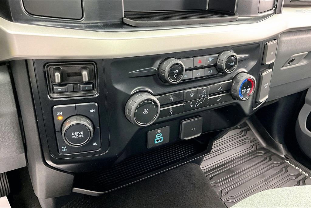 Used 2025 Ford F350 XLT w/ FX4 Off-Road Package image 28