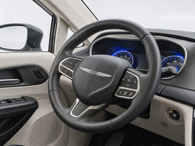 Used 2022 Chrysler Pacifica Touring-L FWD image 25