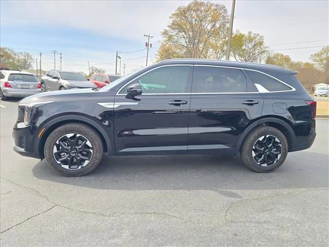 Certified 2025 Kia Sorento S w/ Panoramic Sunroof Package FWD image 5