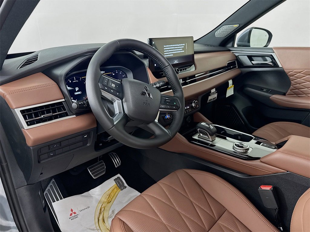 New 2025 Mitsubishi Outlander SEL image 9