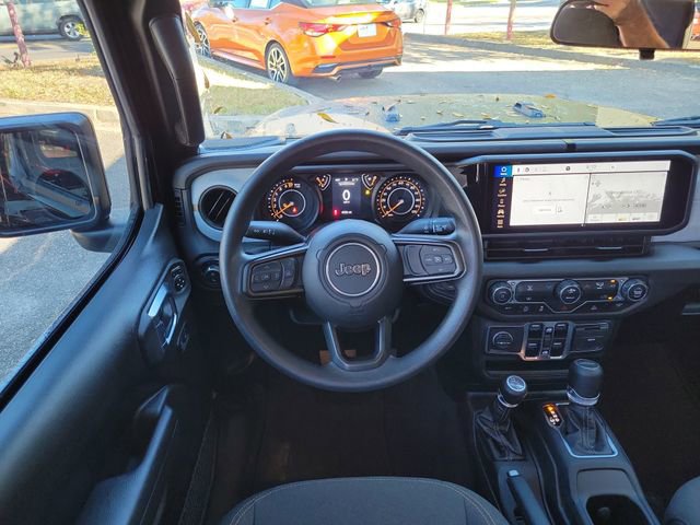 Used 2025 Jeep Gladiator Sport image 25