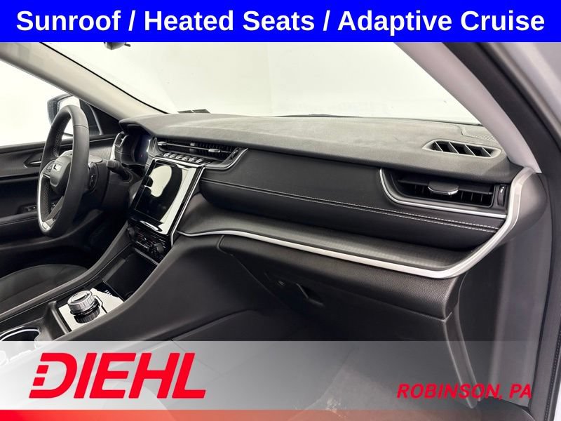 Used 2023 Jeep Grand Cherokee Laredo X AWD/4WD image 14