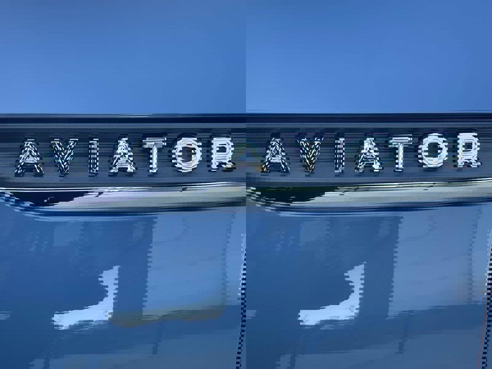 Used 2025 Lincoln Aviator Reserve w/ Luxury Package image 13