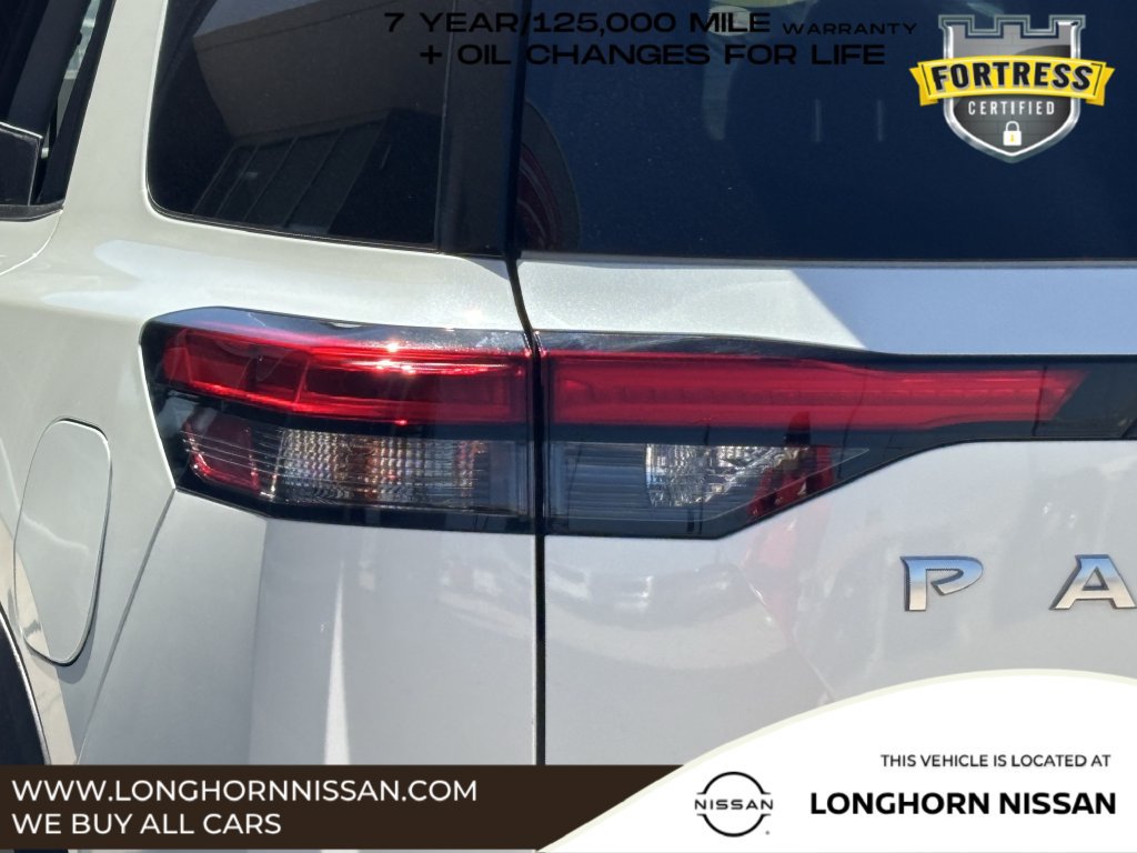 Used 2024 Nissan Pathfinder SL FWD image 6