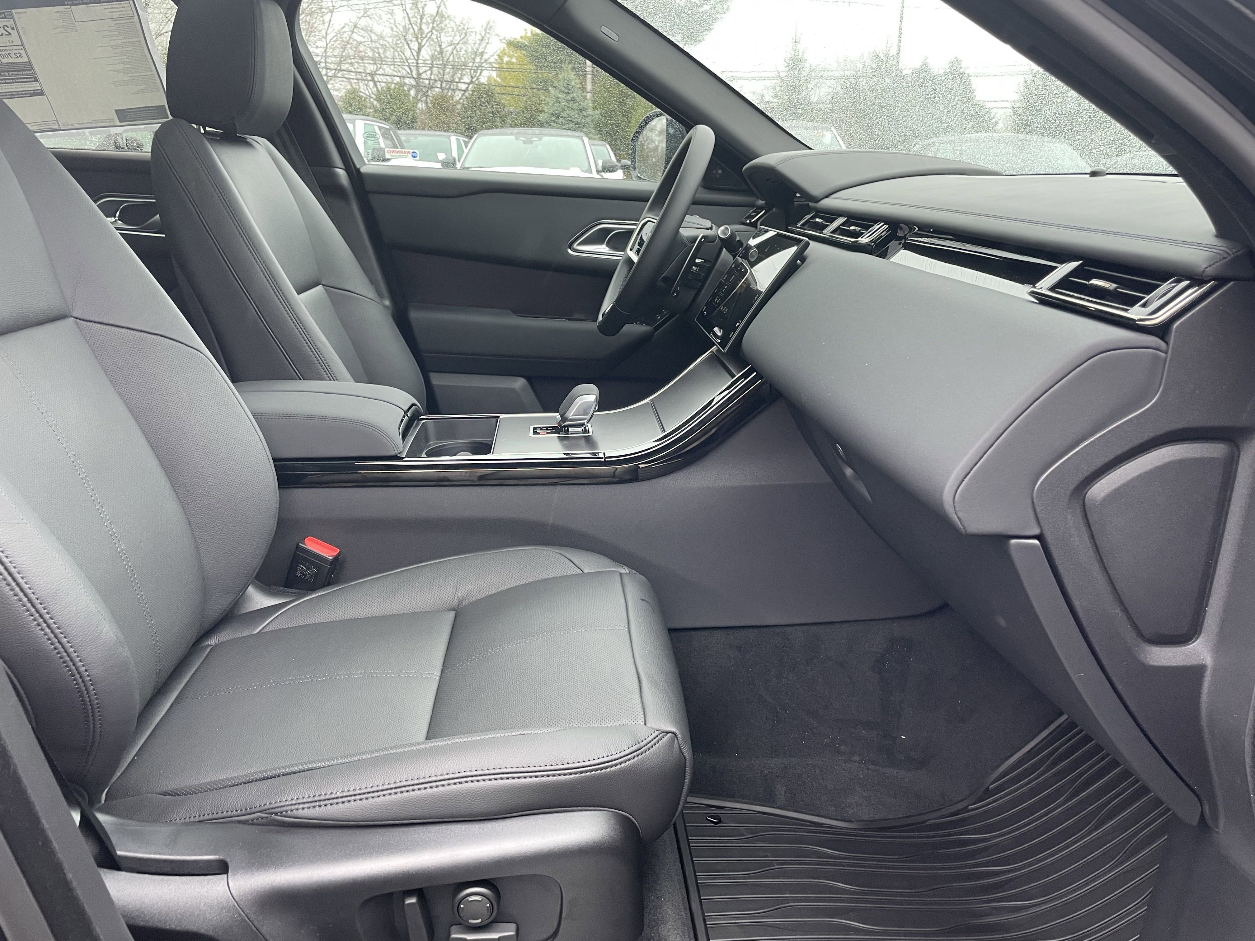 New 2026 Land Rover Range Rover Velar Dynamic SE image 15
