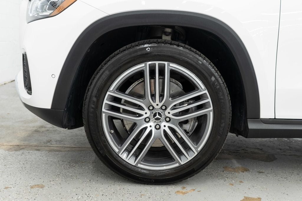 Used 2025 Mercedes-Benz GLS 450 4MATIC image 35