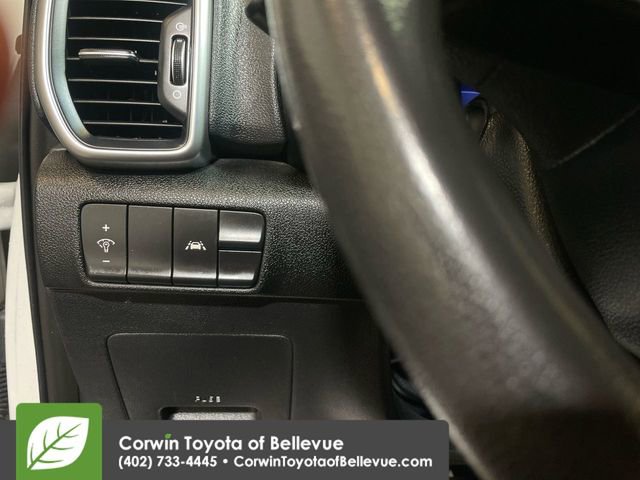 Used 2020 Kia Sportage LX image 20