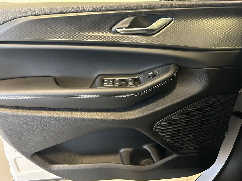 New 2025 Jeep Grand Cherokee Laredo image 4