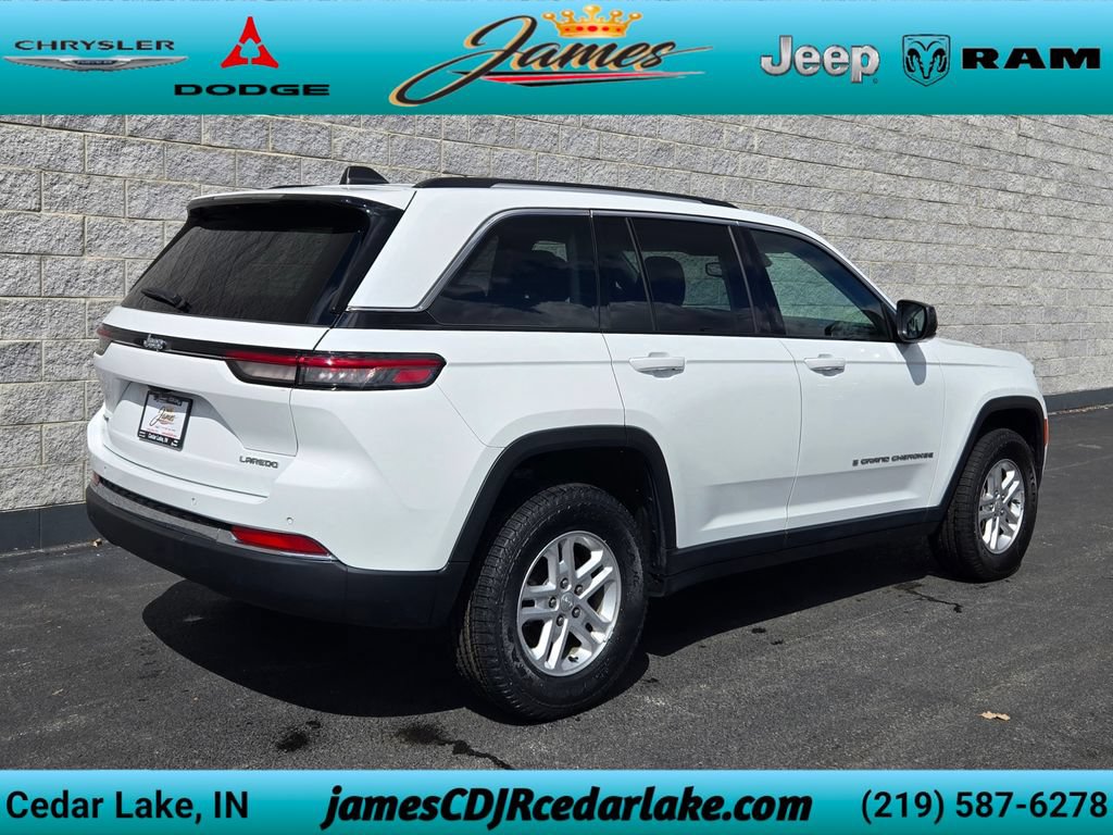 Used 2023 Jeep Grand Cherokee Laredo w/ Luxury Tech Group I AWD/4WD image 5