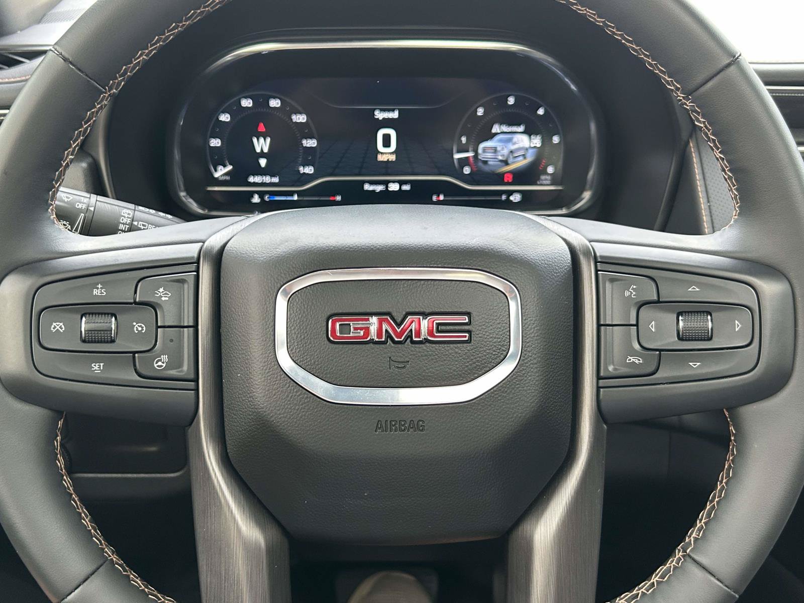 Used 2024 GMC Yukon AT4 AWD/4WD image 24