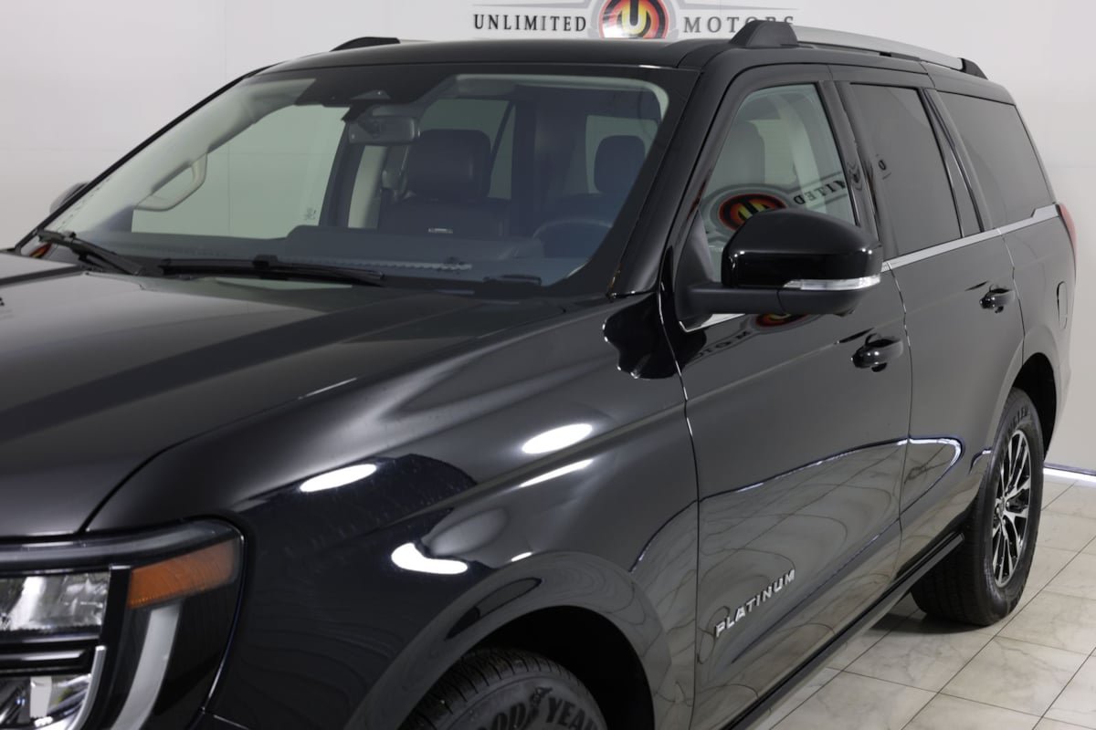 Used 2025 Ford Expedition Platinum AWD/4WD image 55