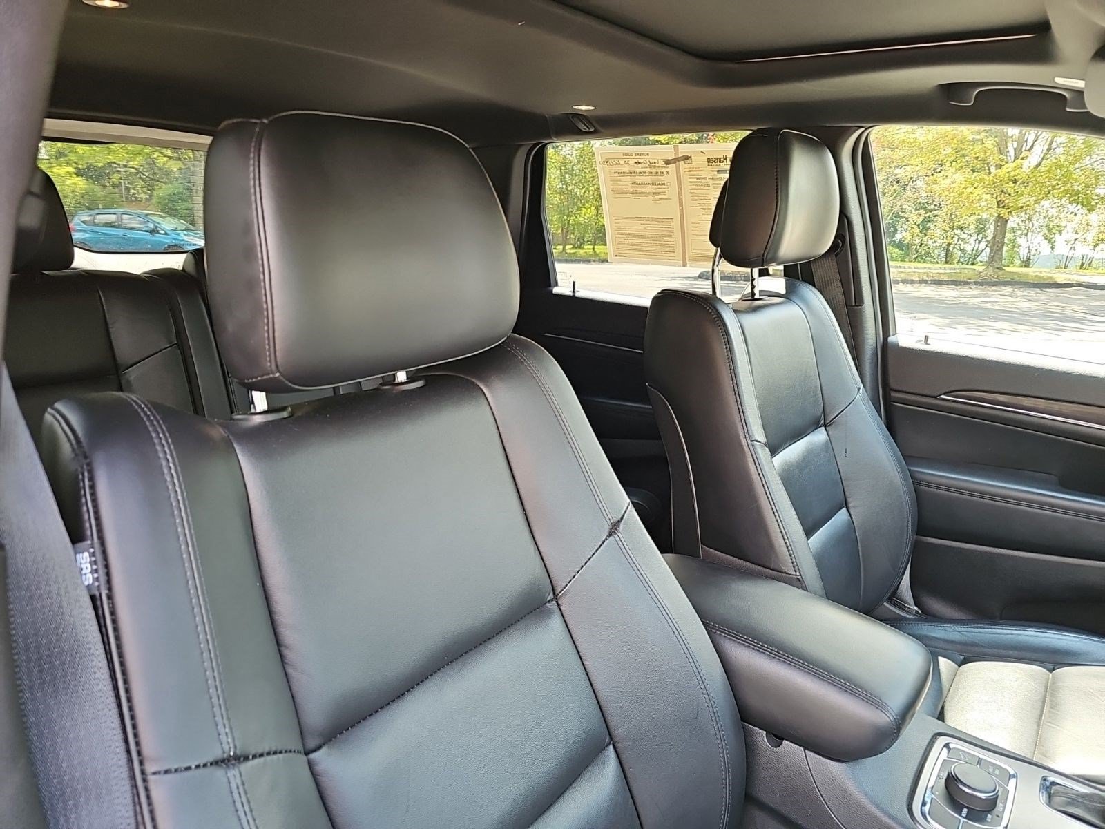 Used 2020 Jeep Grand Cherokee Limited AWD/4WD image 11