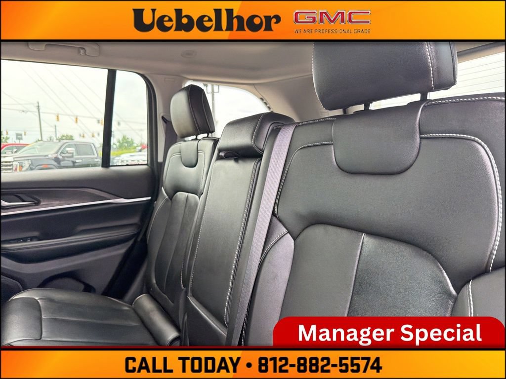 Used 2023 Jeep Grand Cherokee Limited w/ Trailer Tow Prep Group (B) AWD/4WD image 18