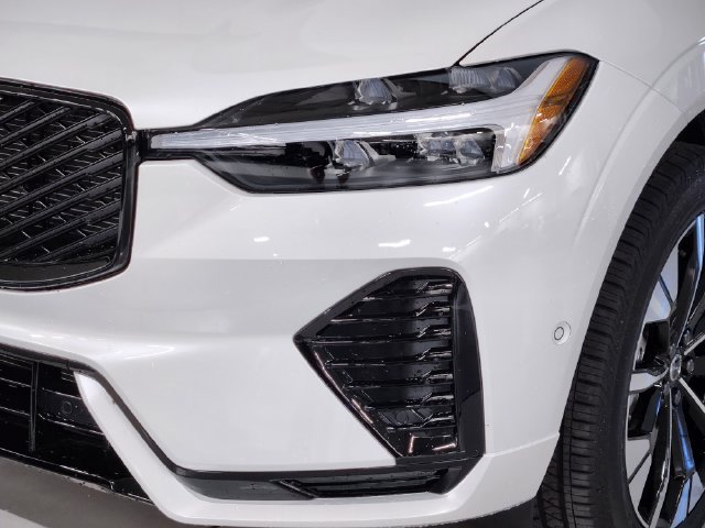 New 2027 Volvo XC60 T8 Plus AWD/4WD image 12