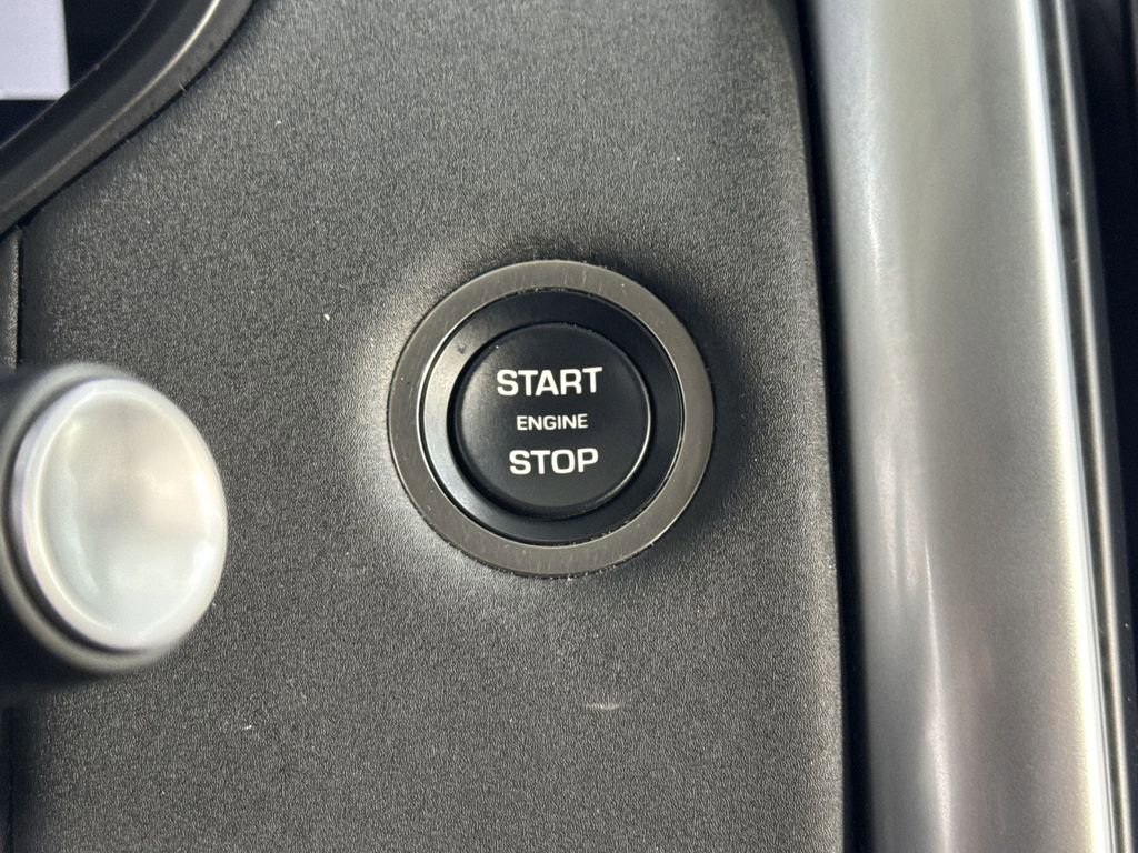 Used 2024 Land Rover Discovery S image 36