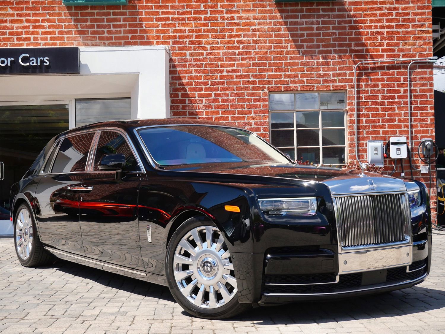 Used 2024 Rolls-Royce Phantom Extended Wheelbase w/ The Phantom Package RWD image 21