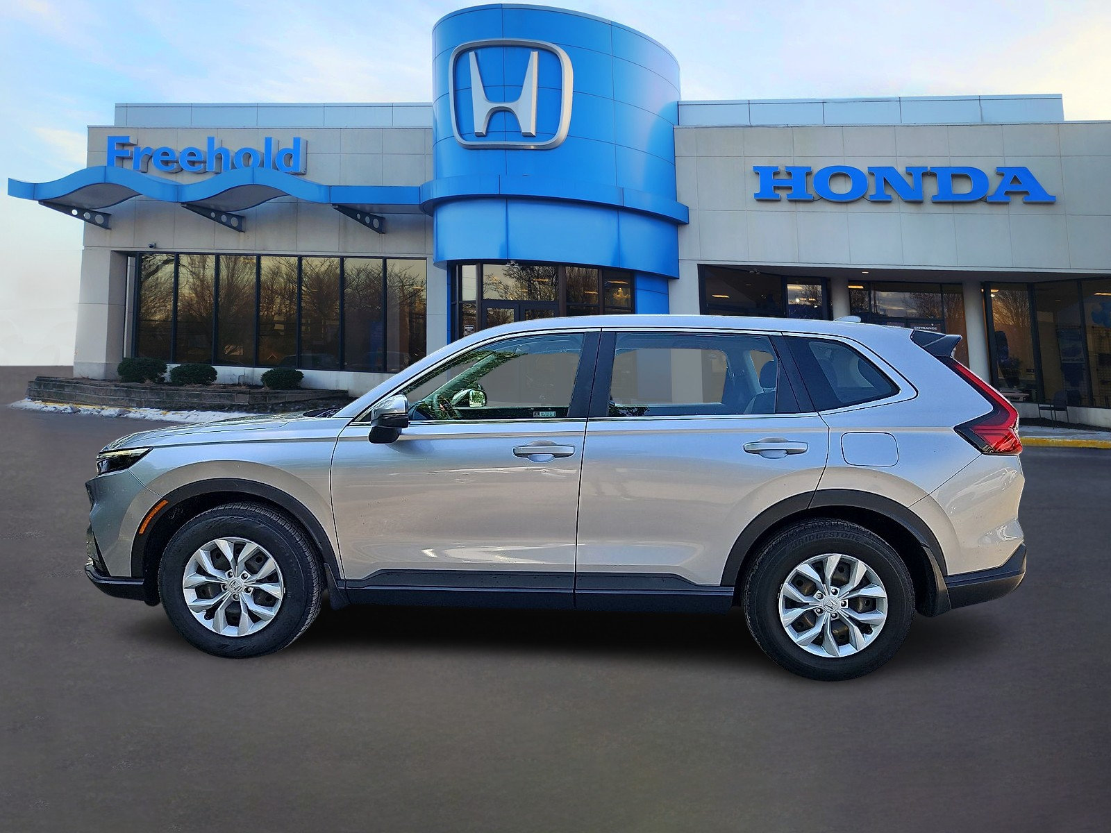 Used 2023 Honda CR-V LX image 4