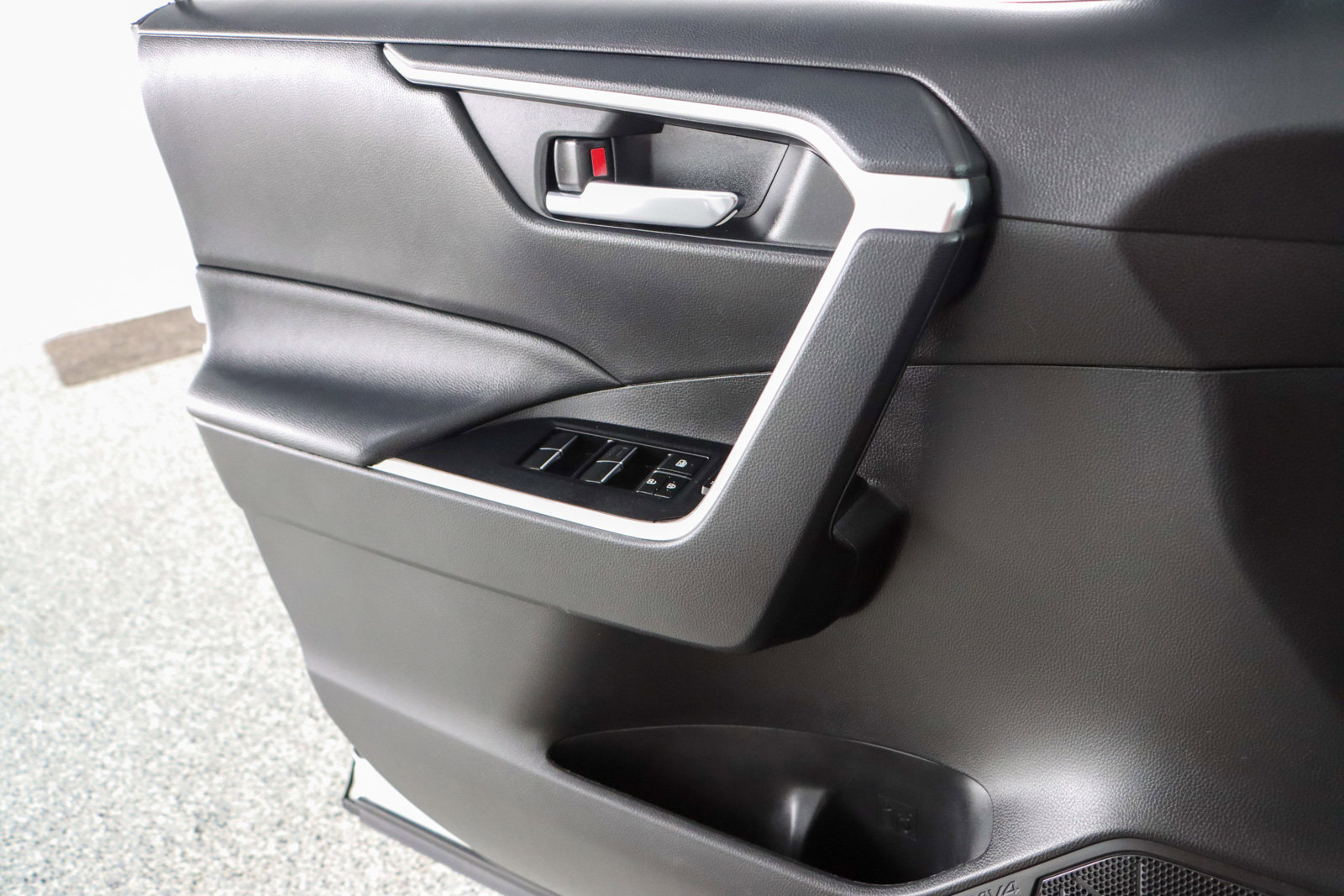 Used 2021 Toyota RAV4 XLE Premium image 22