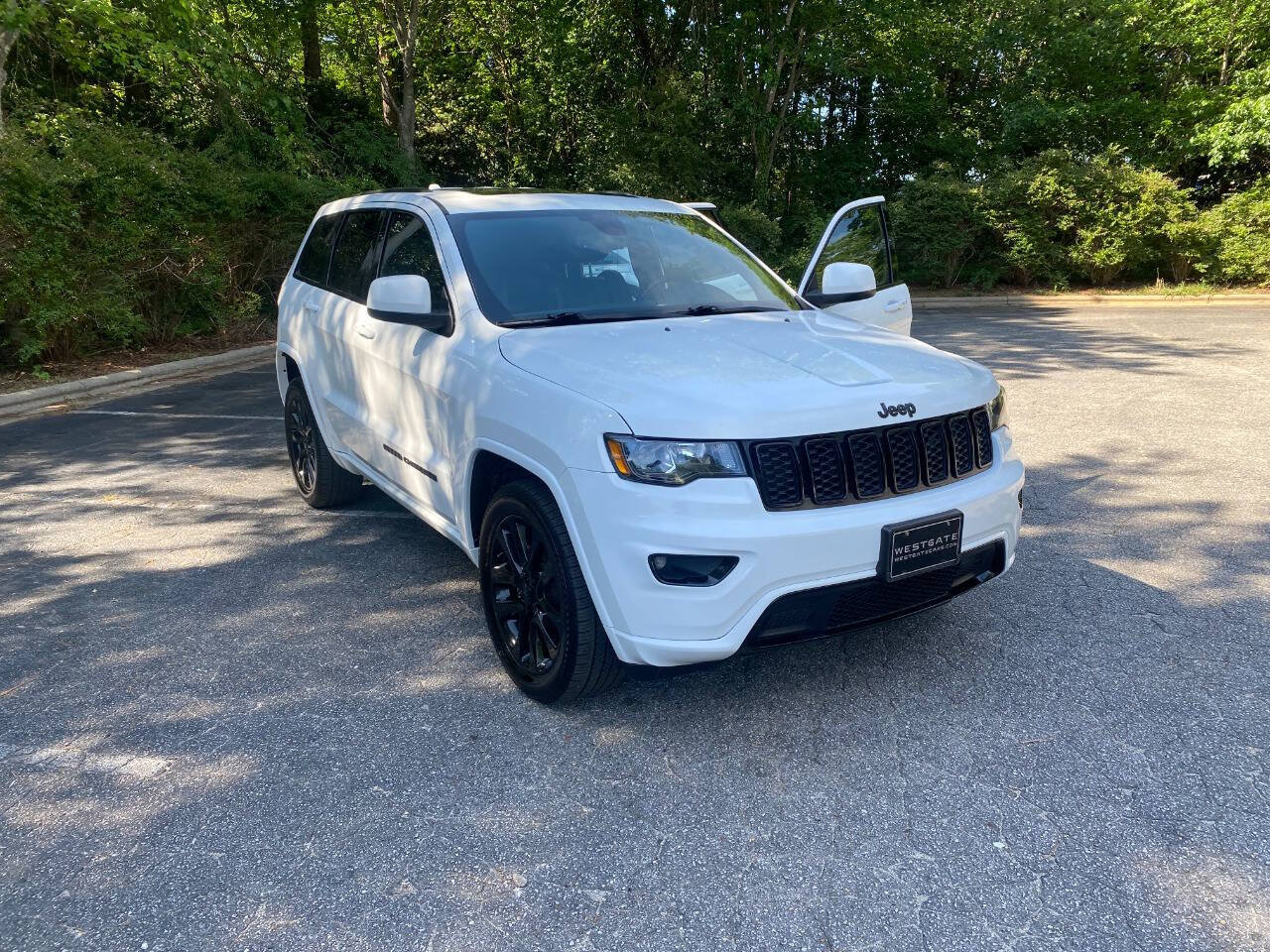 Used 2019 Jeep Grand Cherokee Altitude AWD/4WD image 54