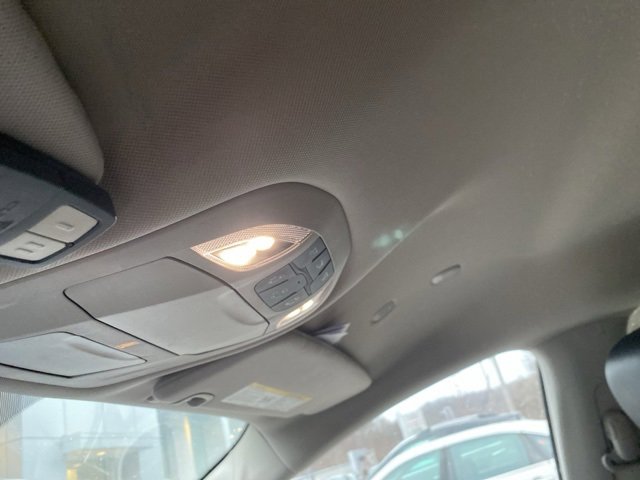 Used 2023 Chrysler Pacifica Touring-L image 23