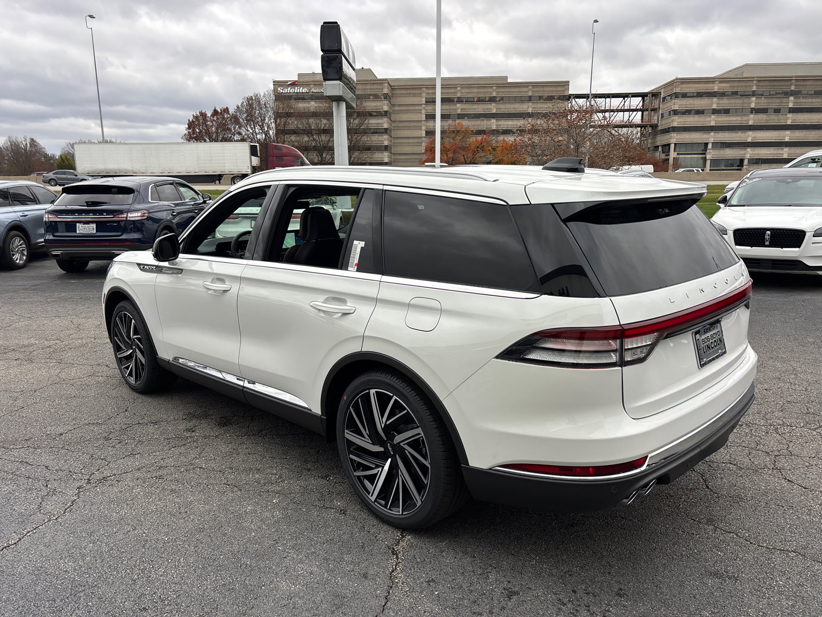 New 2026 Lincoln Aviator Reserve image 5