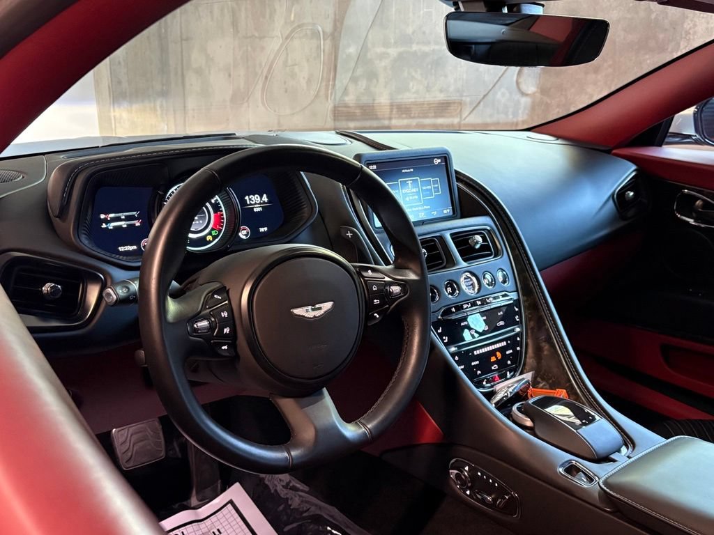 Used 2017 Aston Martin DB11 V12 RWD image 5