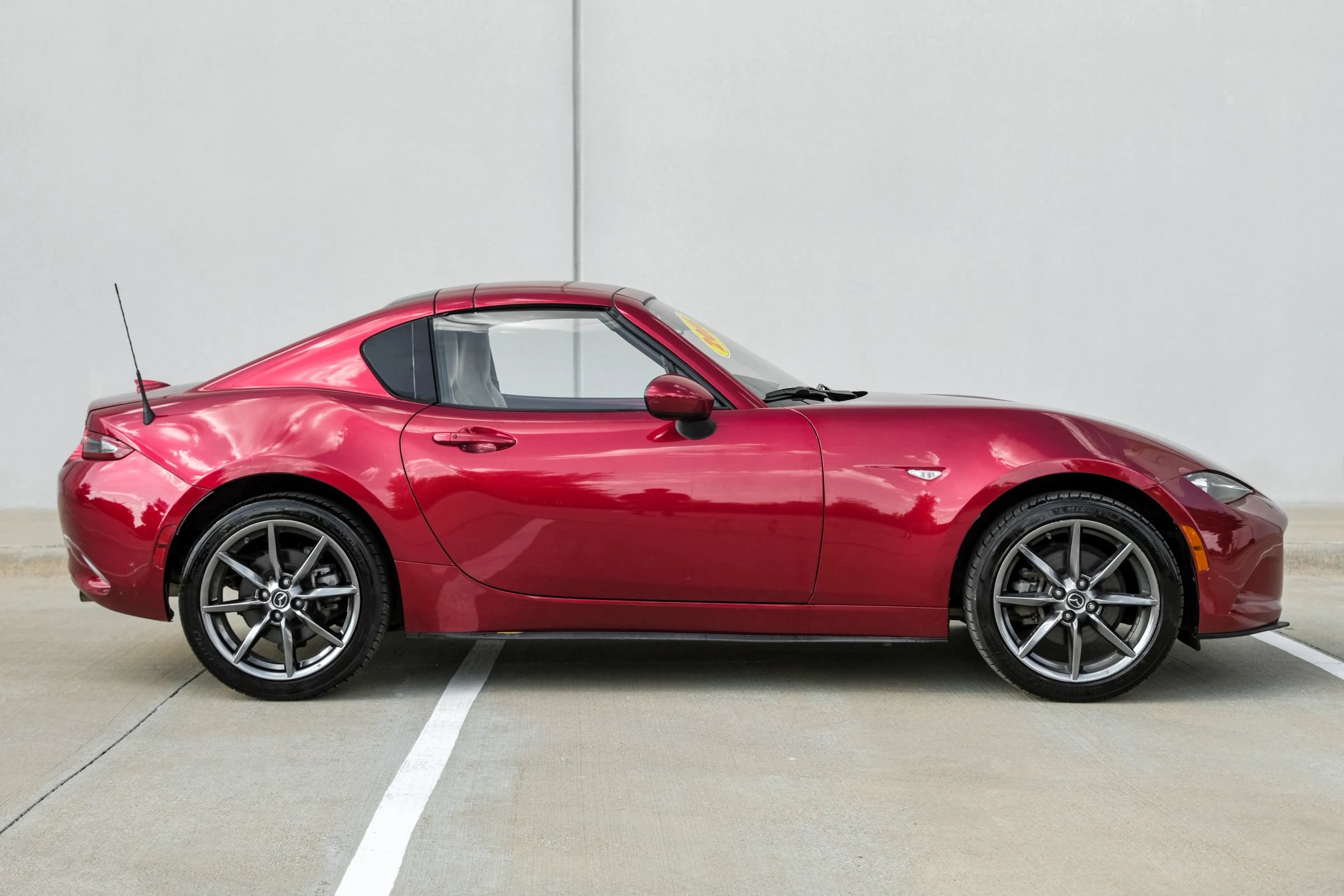 Used 2018 MAZDA MX-5 Miata RF Grand Touring RWD image 3