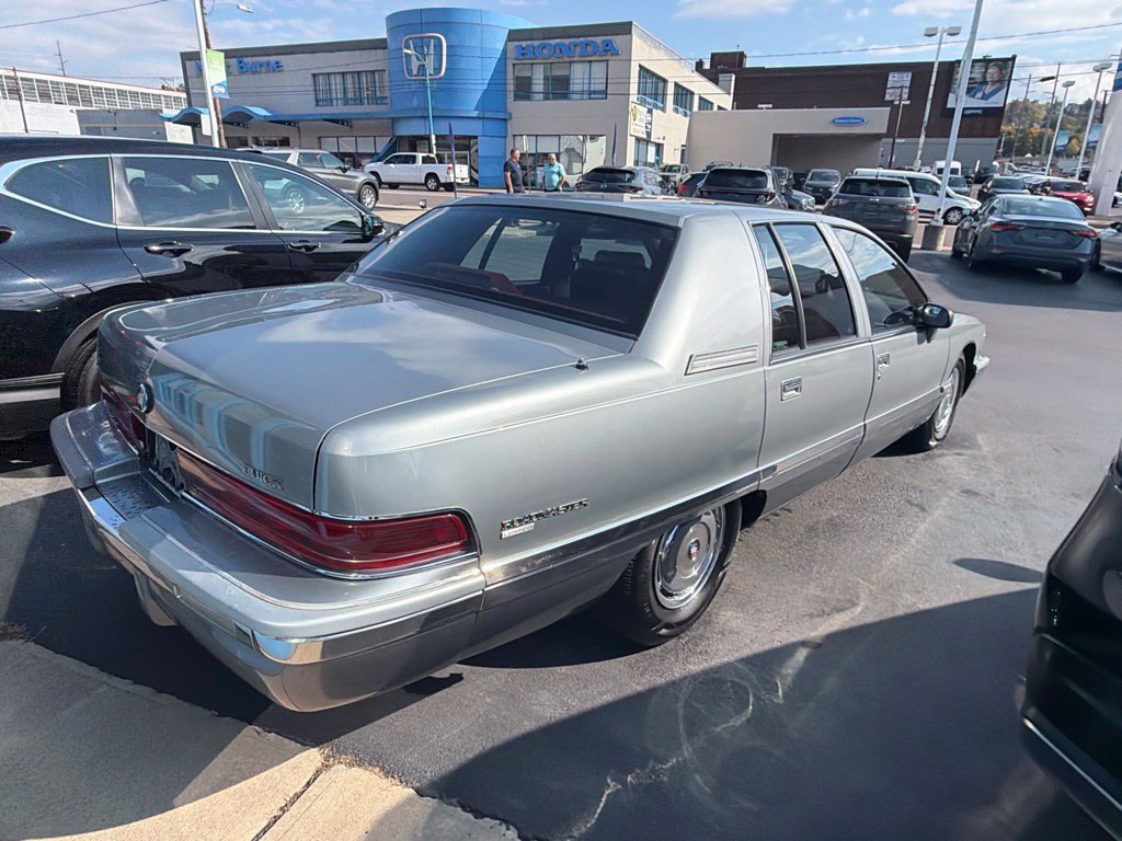 Used 1994 Buick Roadmaster Limited RWD image 3