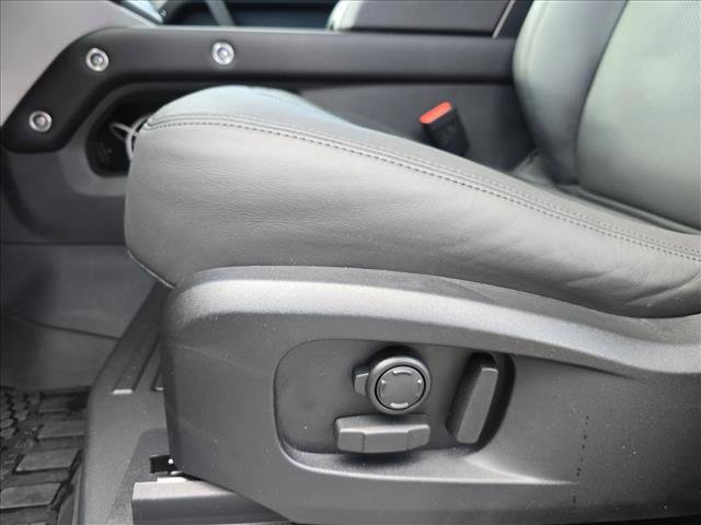 New 2026 Land Rover Defender 110 X-Dynamic SE image 25