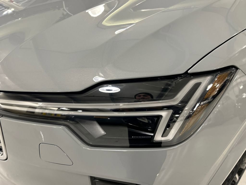 Used 2026 Volvo XC90 B6 Ultra w/ Protection Package image 7