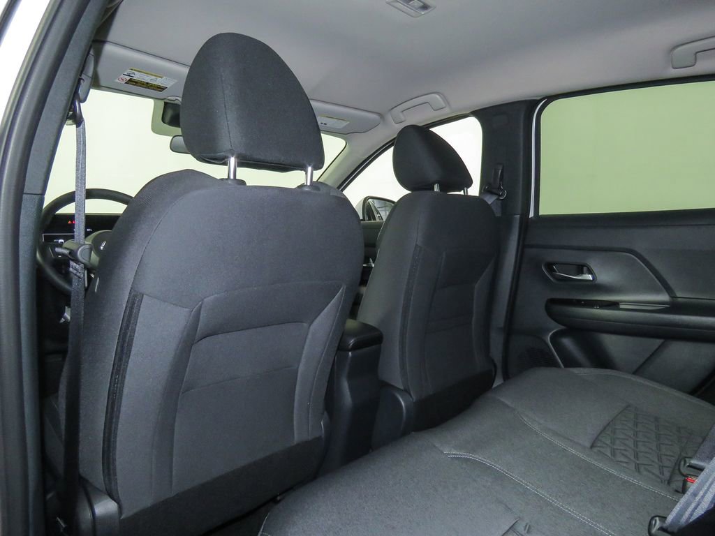 Certified 2025 Nissan Kicks SV image 34