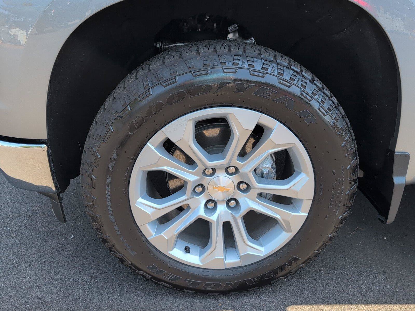 Certified 2026 Chevrolet Silverado 1500 LTZ w/ Z71 Off-Road Package AWD/4WD image 11