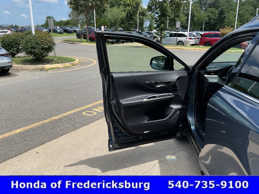 Used 2022 Toyota Venza XLE AWD/4WD image 15