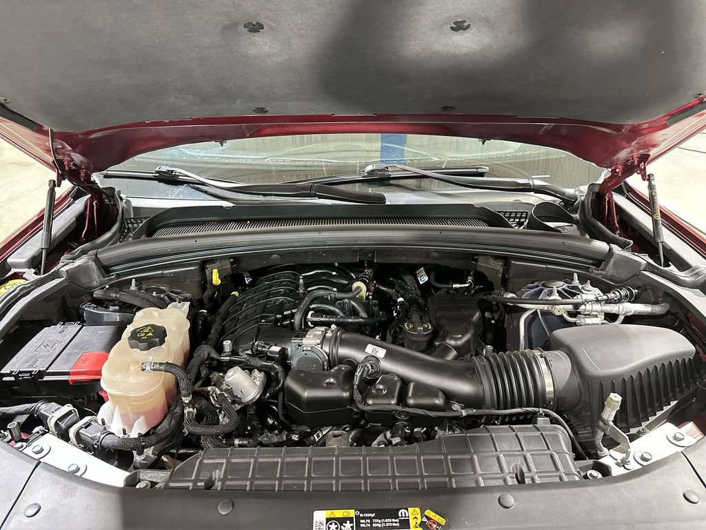 Used 2023 Jeep Grand Cherokee L Laredo image 17