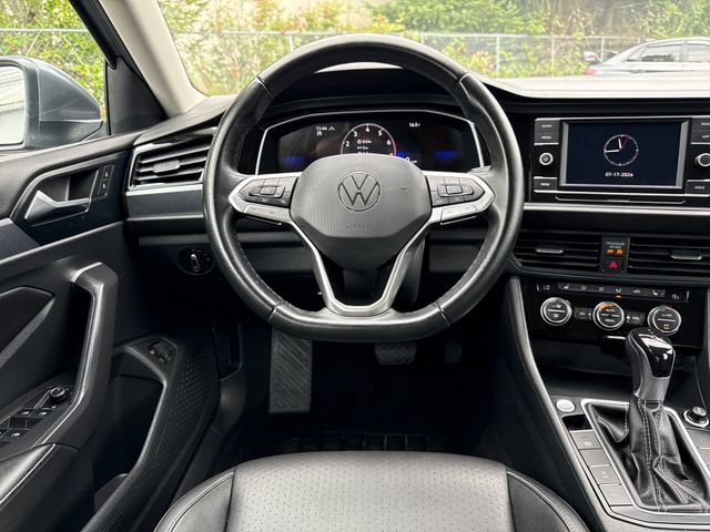 Used 2024 Volkswagen Jetta SE FWD image 18