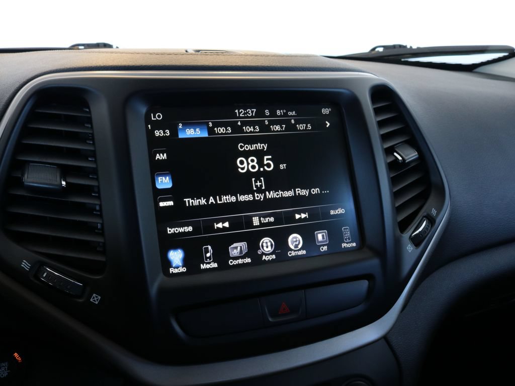 Used 2017 Jeep Cherokee Limited AWD/4WD image 12