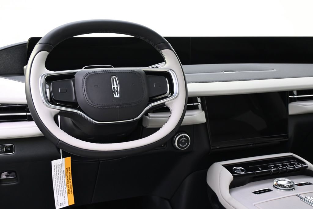New 2026 Lincoln Navigator Reserve AWD/4WD image 12