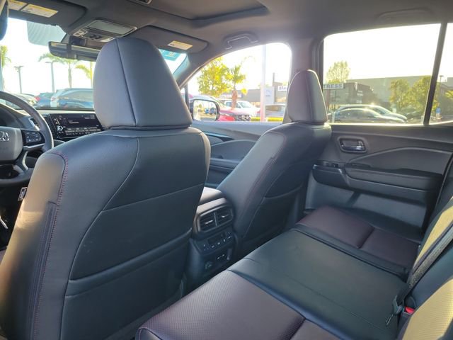 Certified 2025 Honda Ridgeline Black Edition image 13