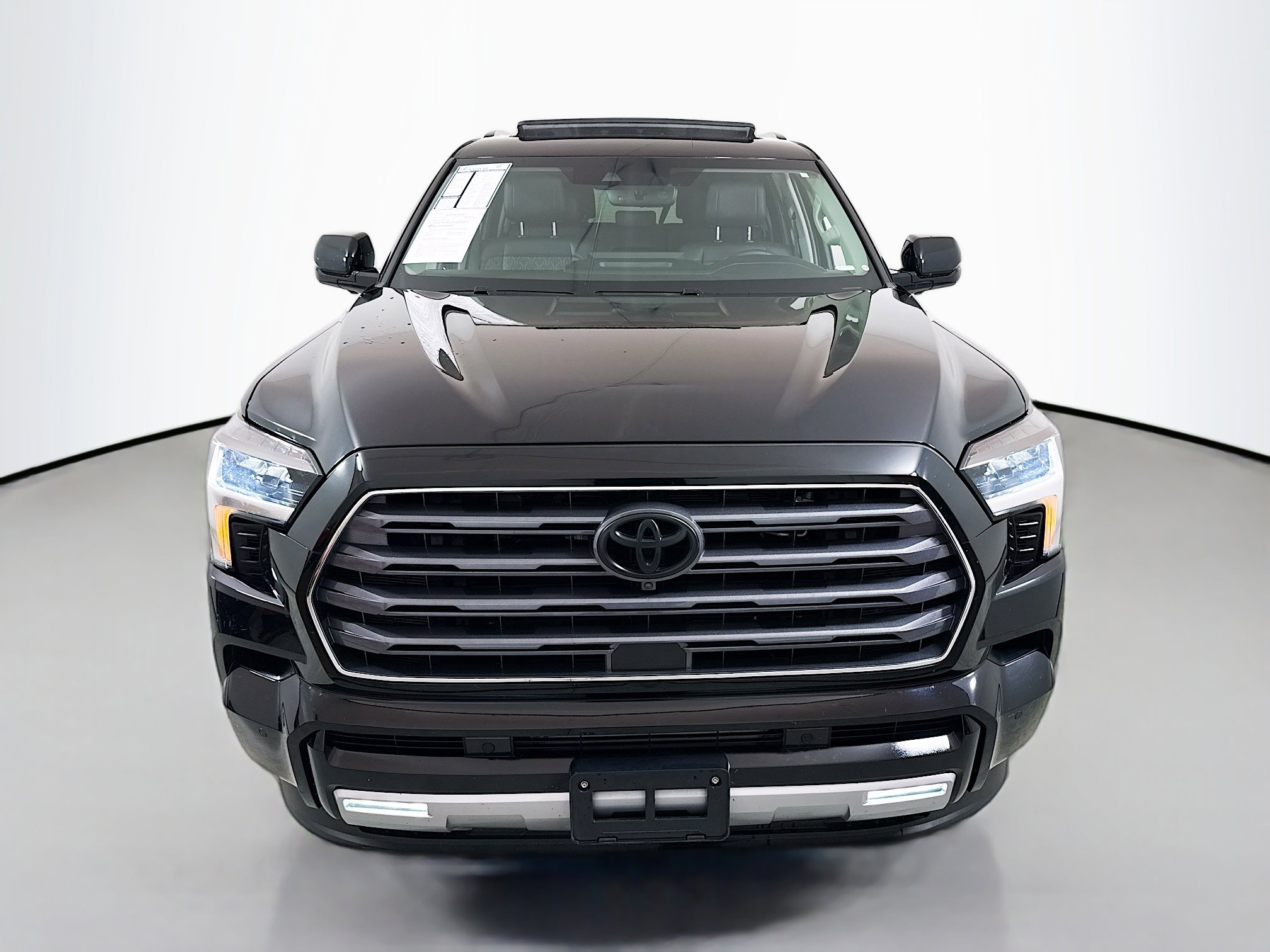 Used 2023 Toyota Sequoia Limited AWD/4WD image 2