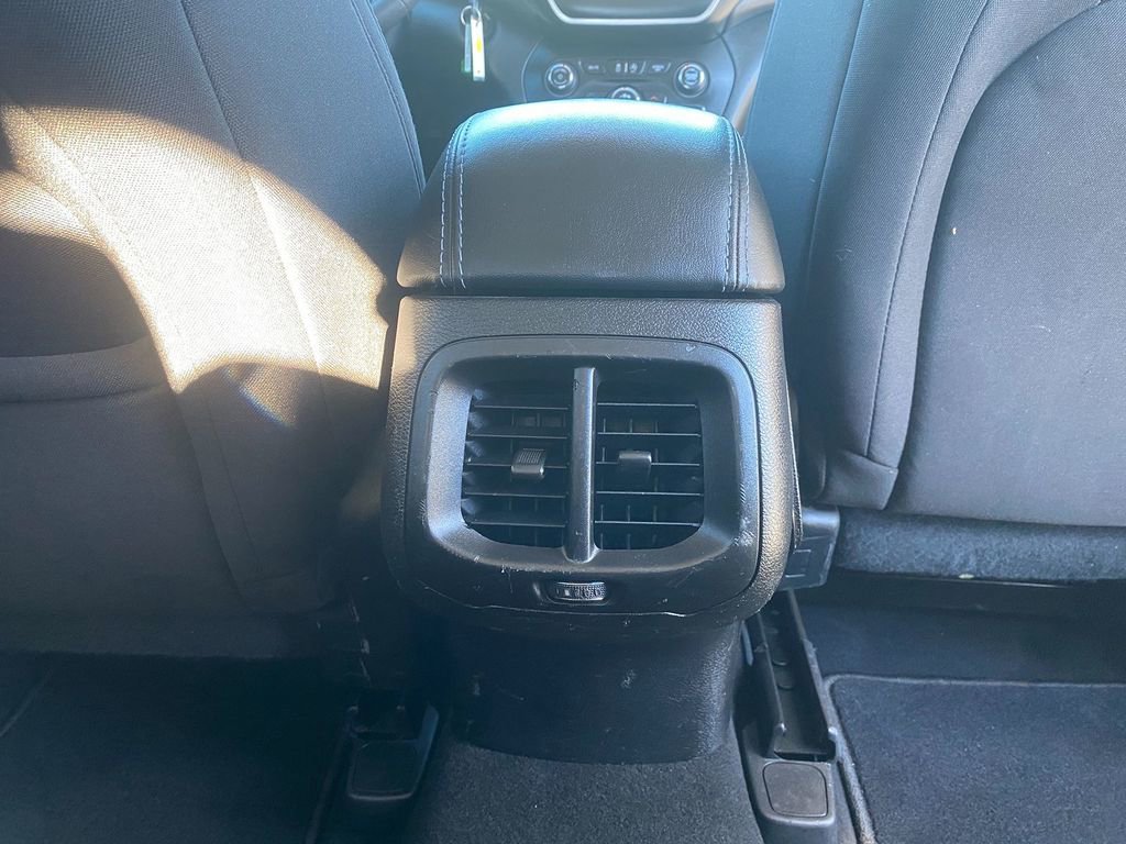 Used 2019 Jeep Cherokee Latitude w/ Popular Appearance Group image 27