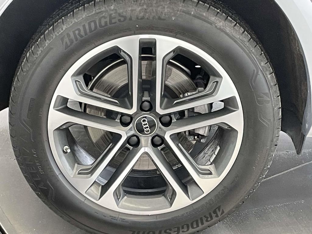 Certified 2025 Audi Q5 Premium w/ Convenience Package image 13
