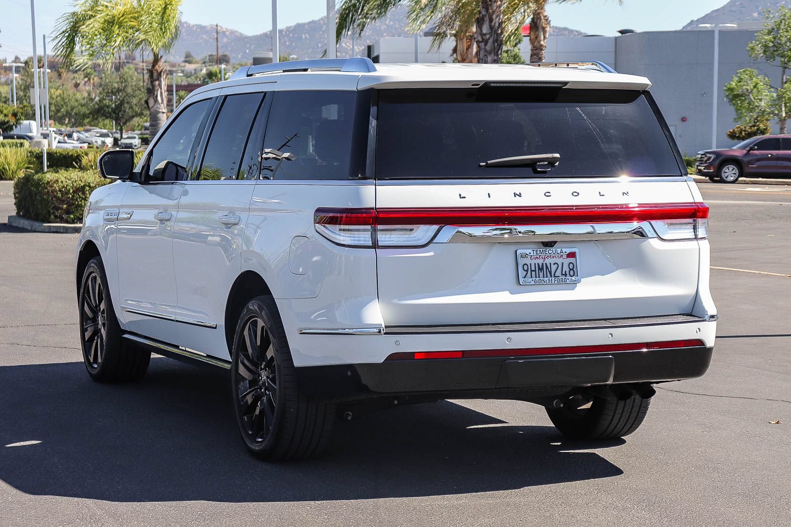 Used 2023 Lincoln Navigator Reserve AWD/4WD image 6