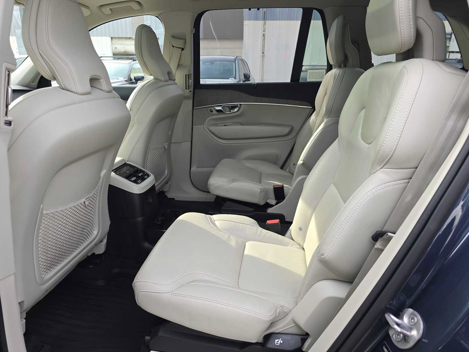 Used 2023 Volvo XC90 T8 Ultimate w/ Protection Package Premier AWD/4WD image 16