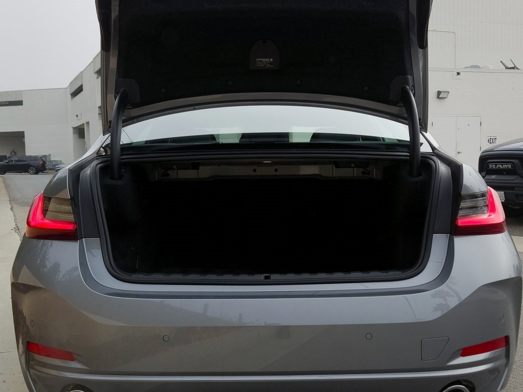 Used 2025 BMW 330i Sedan w/ Convenience Package image 23